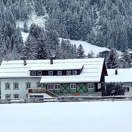 Nussis Chalet 5 Apartment *